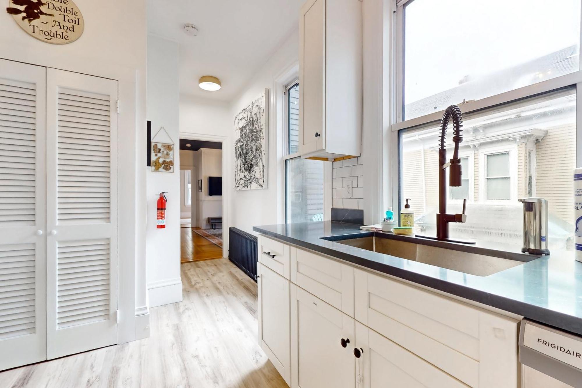 Apartamento Witchy Modern Salem Exterior foto